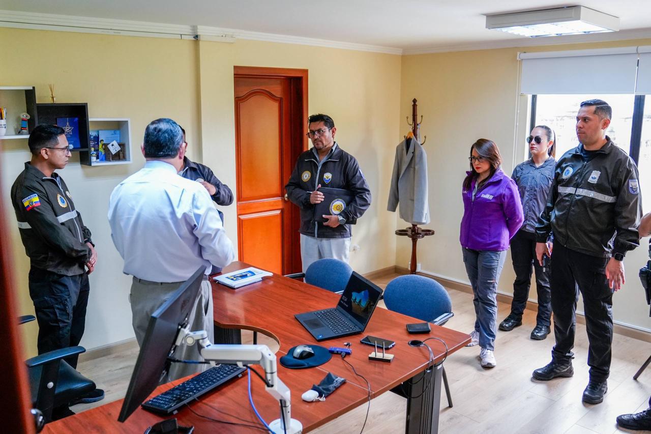 Nataly Morillo encabeza allanamiento por corrupción en Cuenca