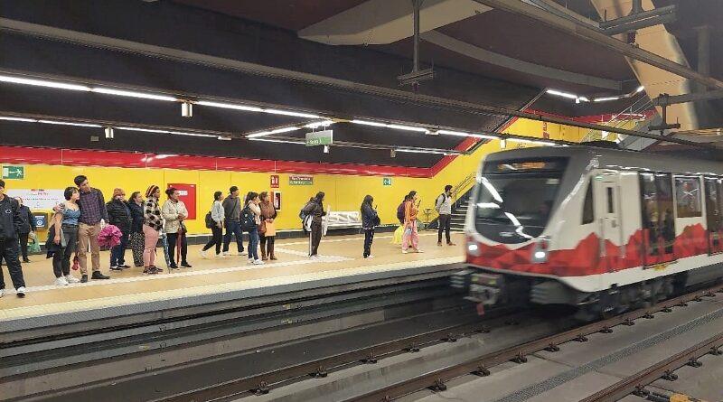 Metro de Quito cambia sus horarios por toque de queda