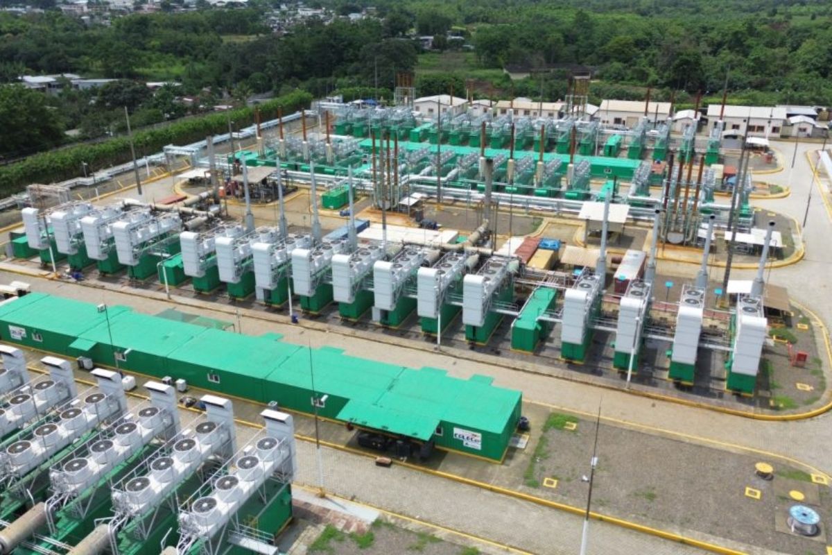 Gobierno anuncia contratación de 920 MW térmicos para fortalecer el sistema eléctrico de Ecuador