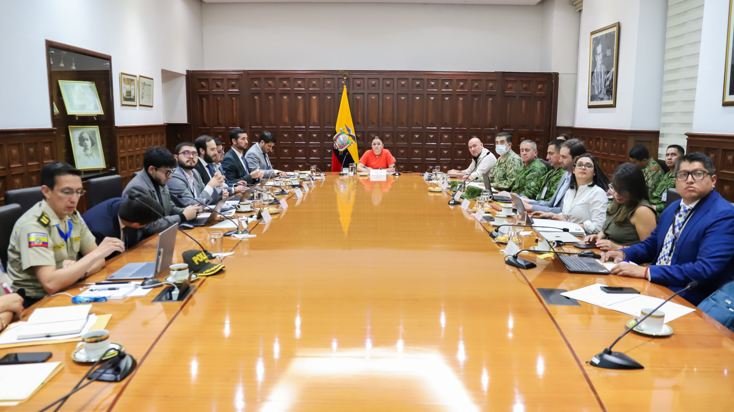 Mesa técnica define acciones para la intervención del Hospital Teodoro Maldonado Carbo