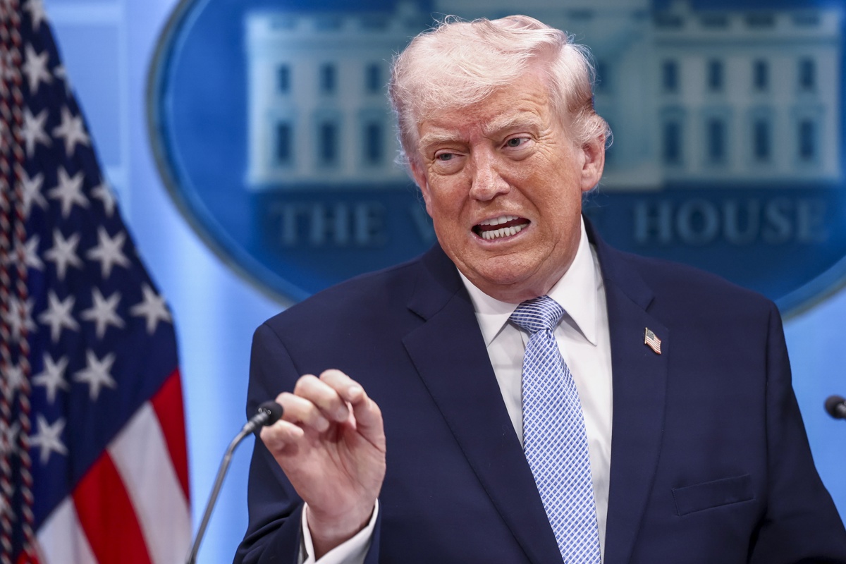 Donald Trump advierte a Irán por supuestos cobros en el estrecho de Ormuz