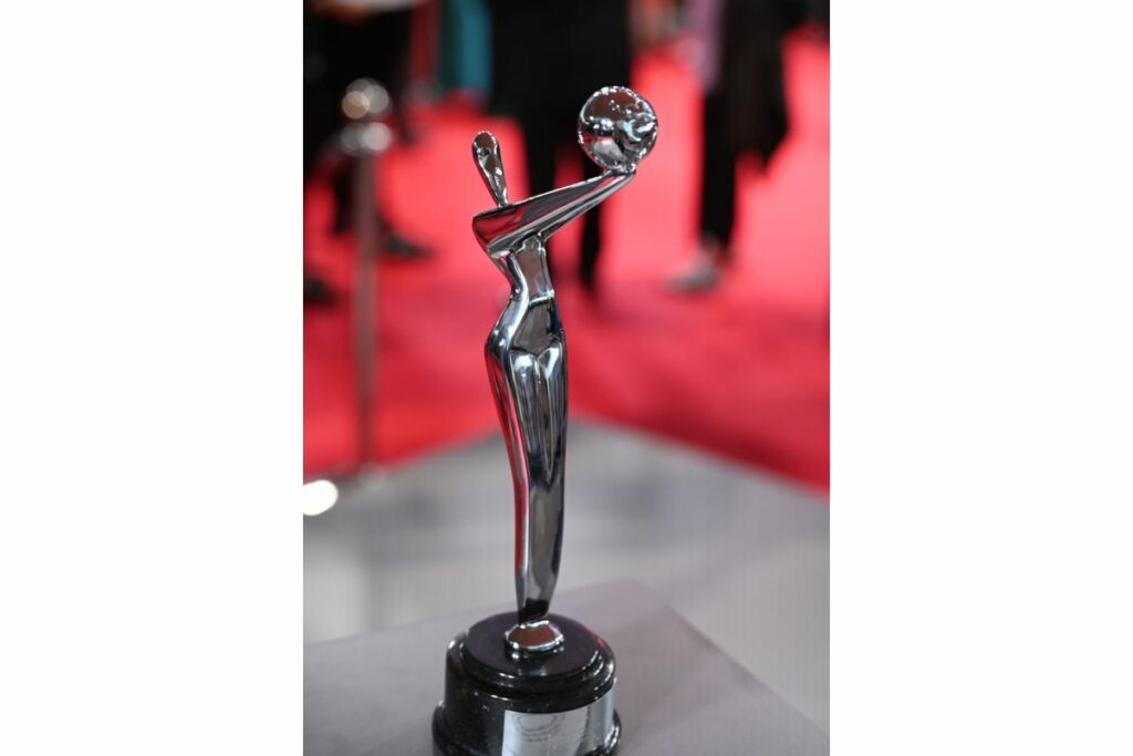 Estatuilla que se entrega a los ganadores de los Premios Platino. 