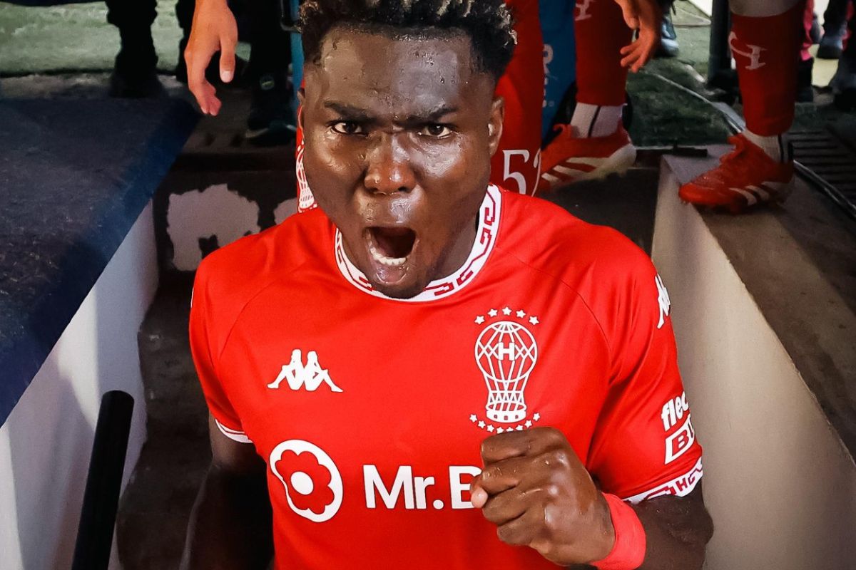 Jordy Caicedo vuelve al gol con Huracán y lidera goleada en Argentina