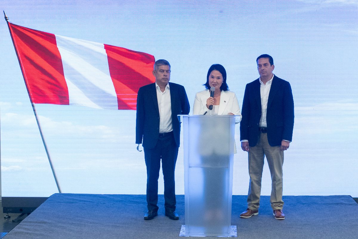 Keiko Fujimori exige a López Aliaga pruebas de ‘fraude’ electoral en Perú