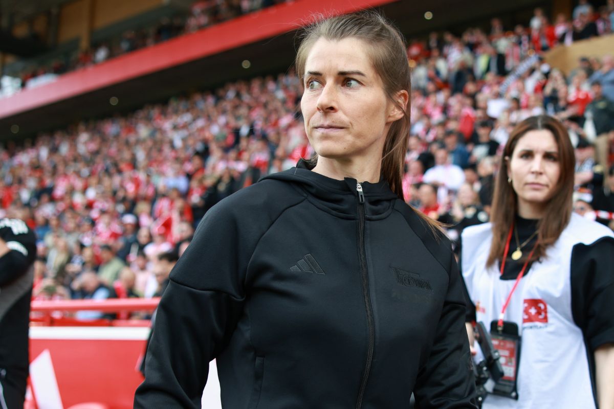 ¡Historia en Europa! Marie-Louise Eta, la primera mujer en dirigir en las cinco grandes ligas