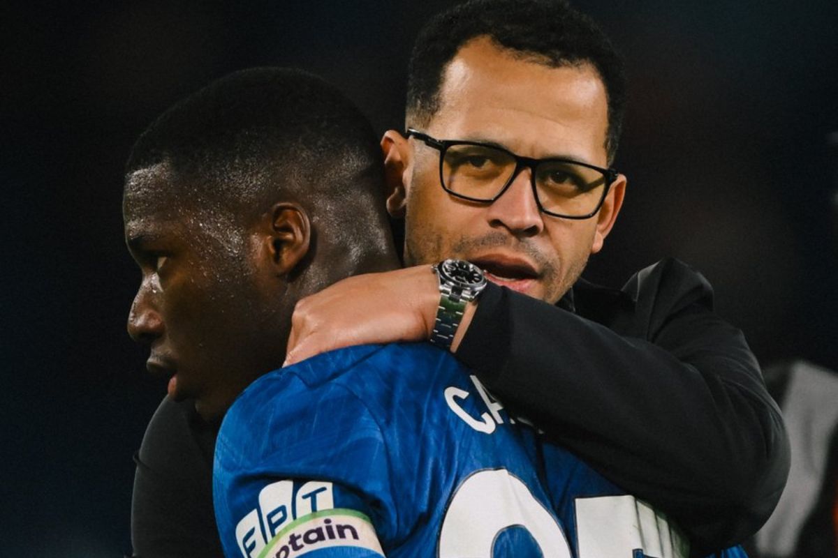 Moisés Caicedo toma el mando del Chelsea ante la suspensión de Enzo Fernández en la FA Cup