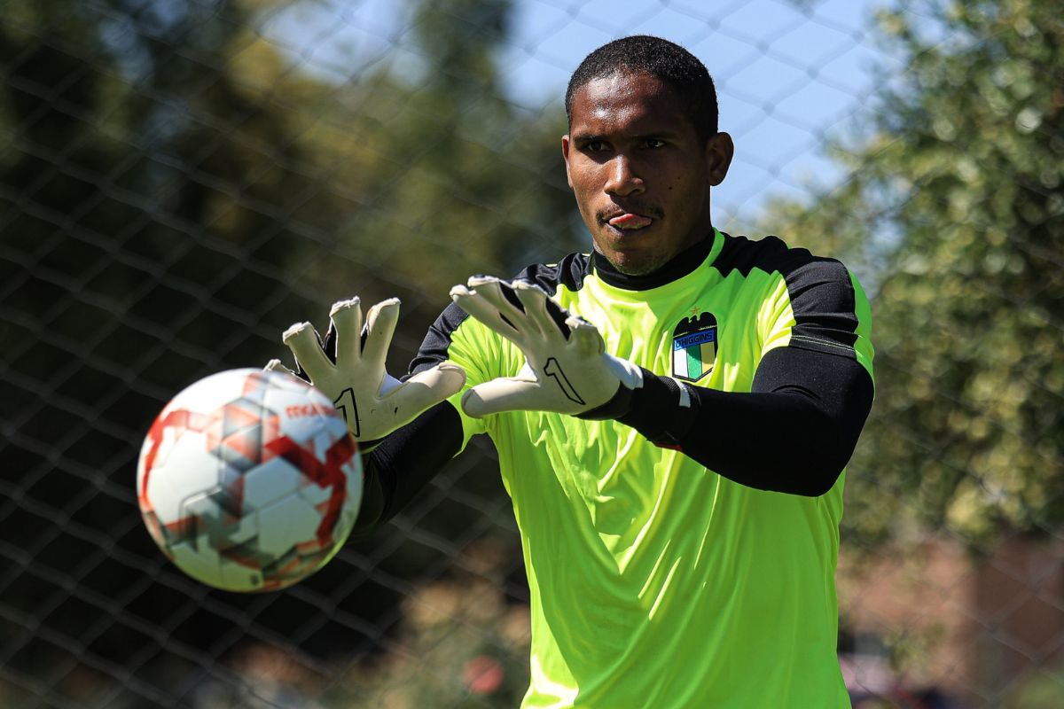 Omar Carabalí, el arquero que habló con Beccacece y es opción para Ecuador