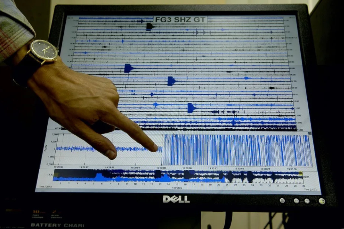 Terremoto de magnitud 7,4 sacude Indonesia y activa alerta de tsunami en tres países