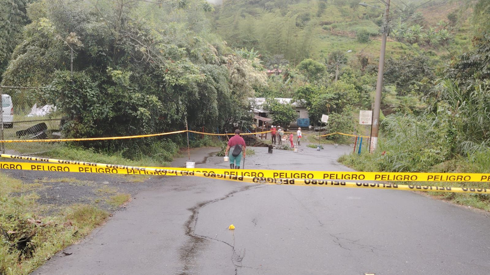 Inundaciones causan cierre de vías en parroquias rurales de Quito