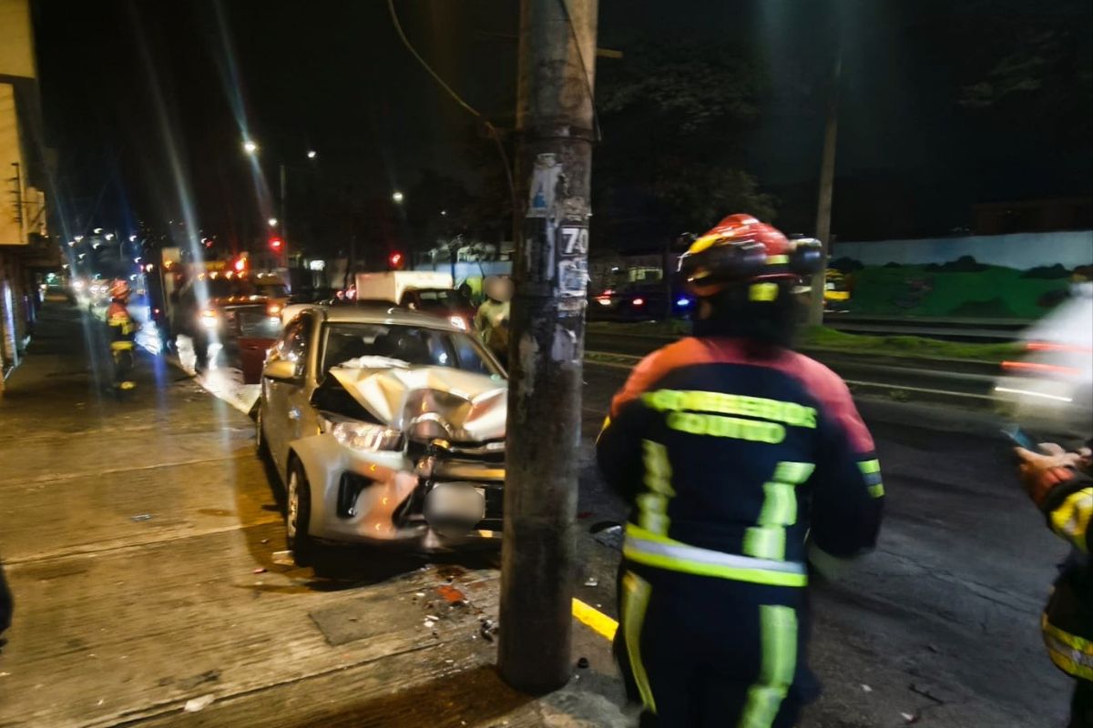 Siniestros de tránsito y caída de árbol ocasionaron cierres viales en Quito este viernes 17 de abril