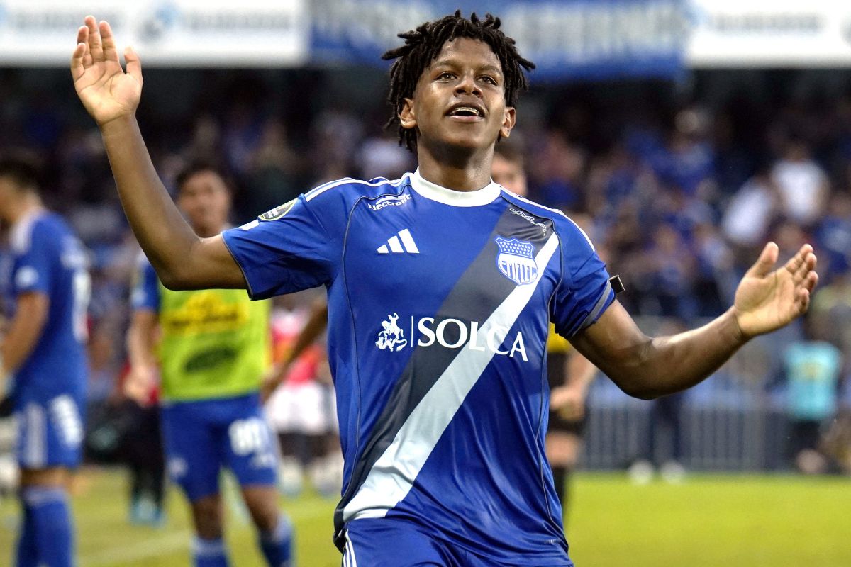 Luis Fragozo logró un récord en Emelec y podio en el fútbol de Ecuador
