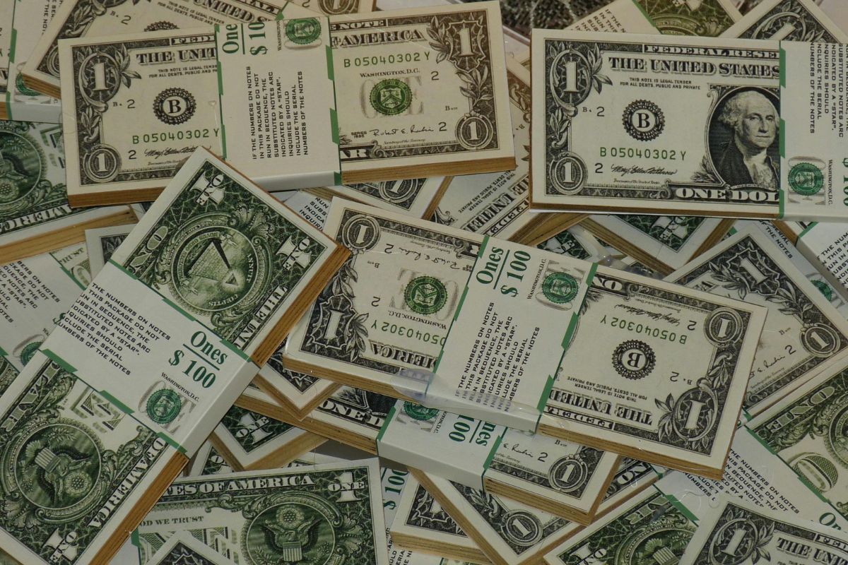 Ingresos petroleros se disparan en Ecuador por alza del crudo y fin del subsidio