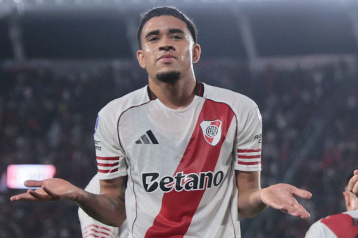 (Video) Kendry Páez volvió, dio una asistencia de lujo y River ganó
