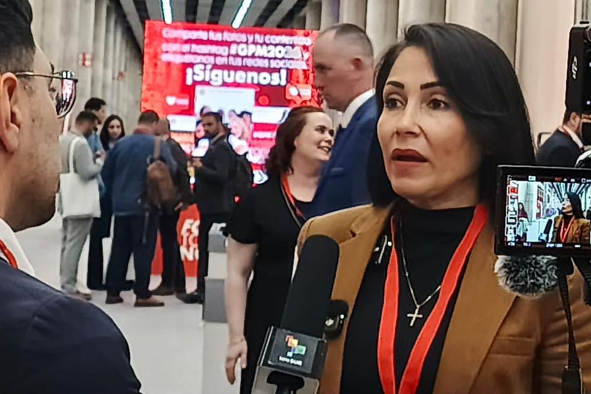 Luisa González reaparece en Barcelona junto a líderes internacionales