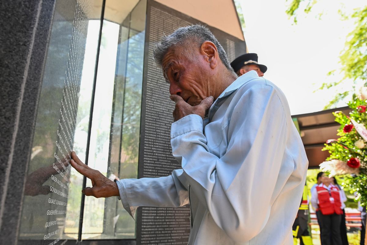 Manta rinde homenaje a víctimas del terremoto de 2016