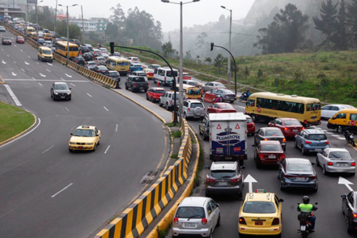 Horarios del Pico y placa en Quito este jueves 9 de abril de 2026