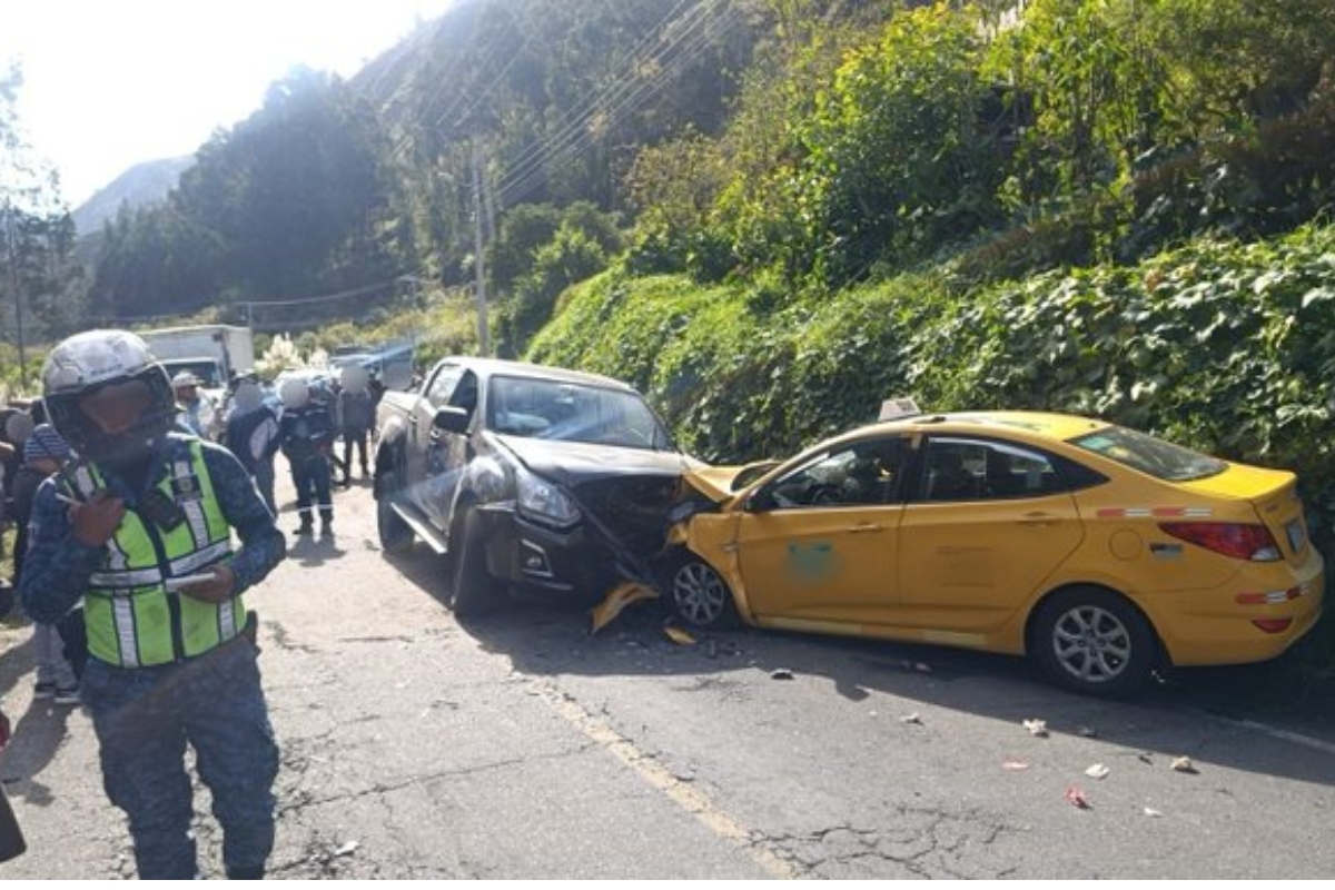 Siniestro de tránsito en Ambato deja un fallecido y dos heridos