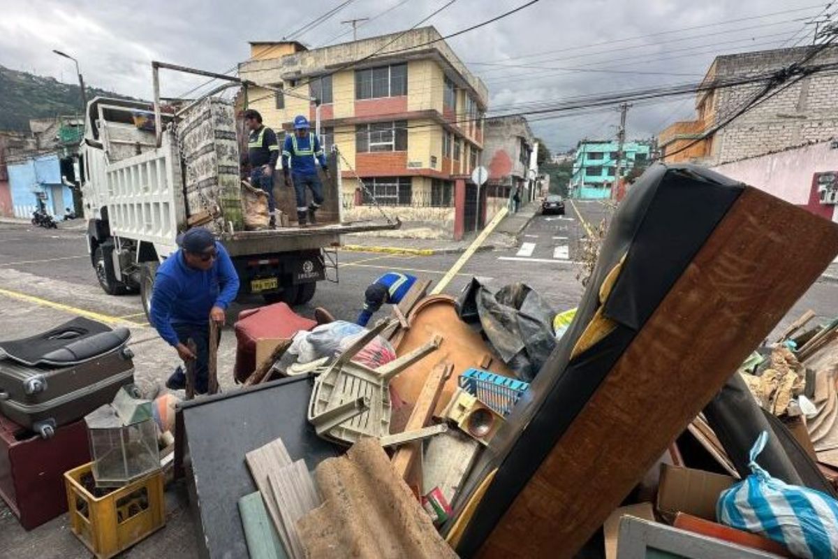 Domingo de Tereques recoge 12 toneladas de residuos en tres sectores de Quito