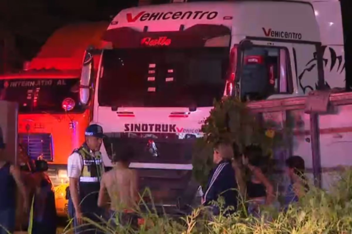 Hombre muere aplastado por tratar de detener un tráiler en movimiento en Guayaquil