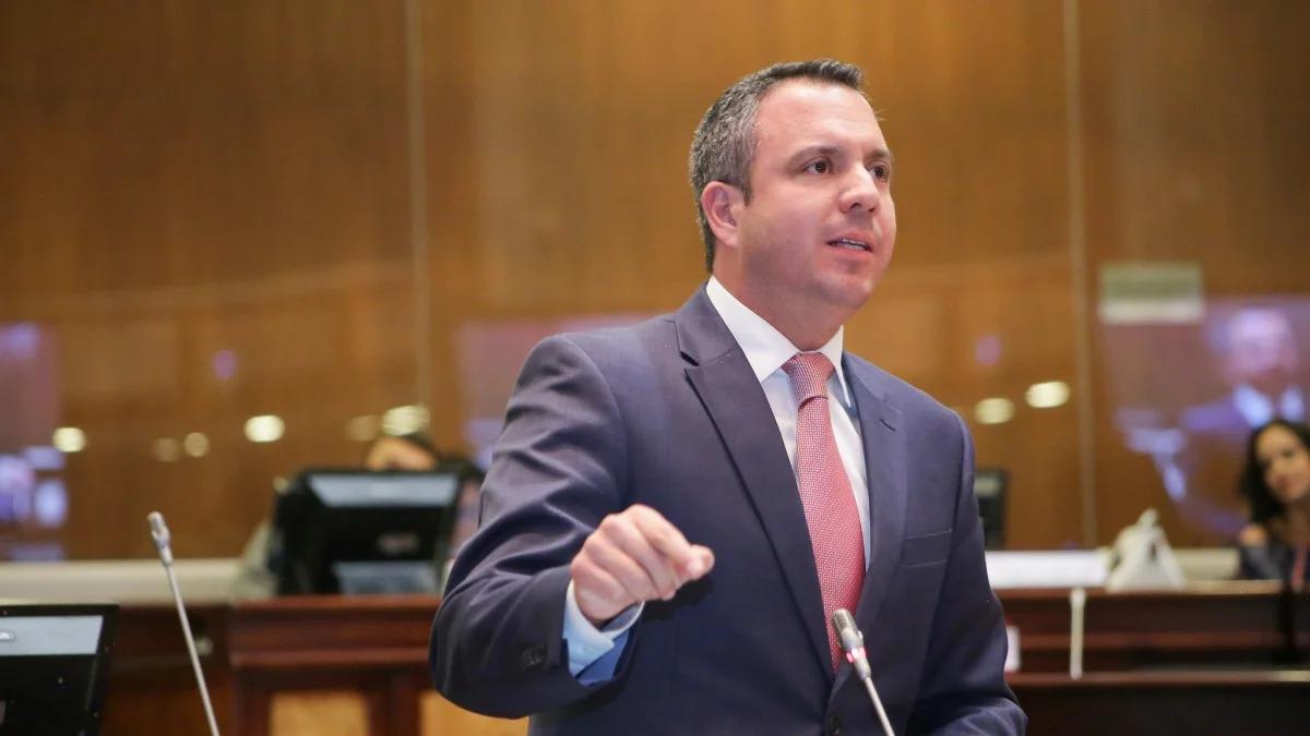 Partido SUMA expulsó a su fundador Guillermo Celi