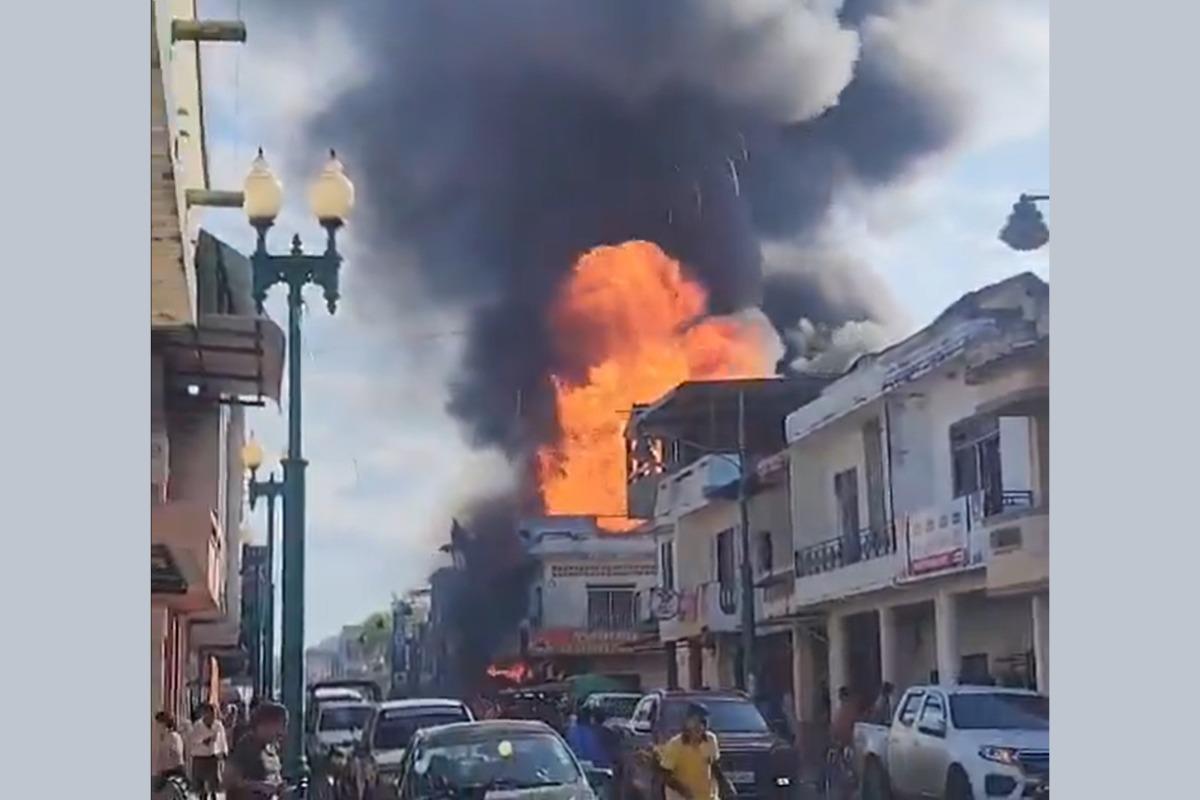 Incendio en Paján arrasa con edificio y deja daños materiales