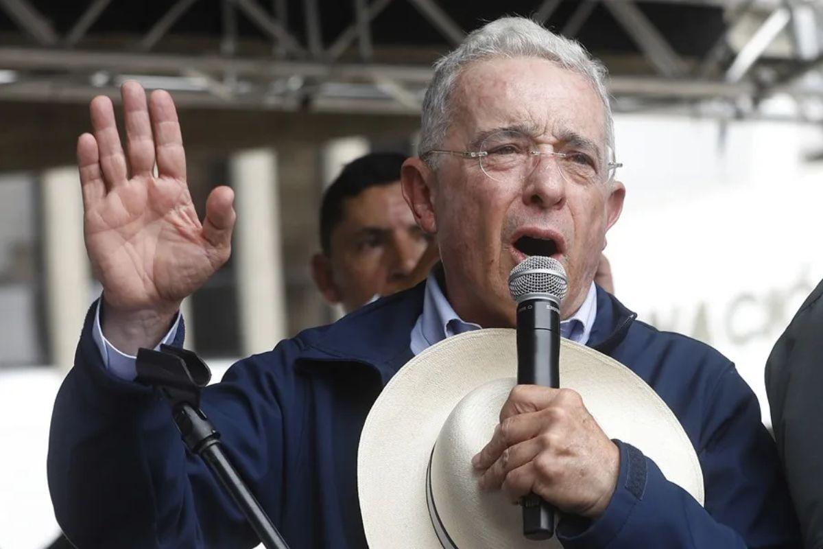 Uribe pierde el control de la derecha en Colombia tras 24 años de liderazgo político