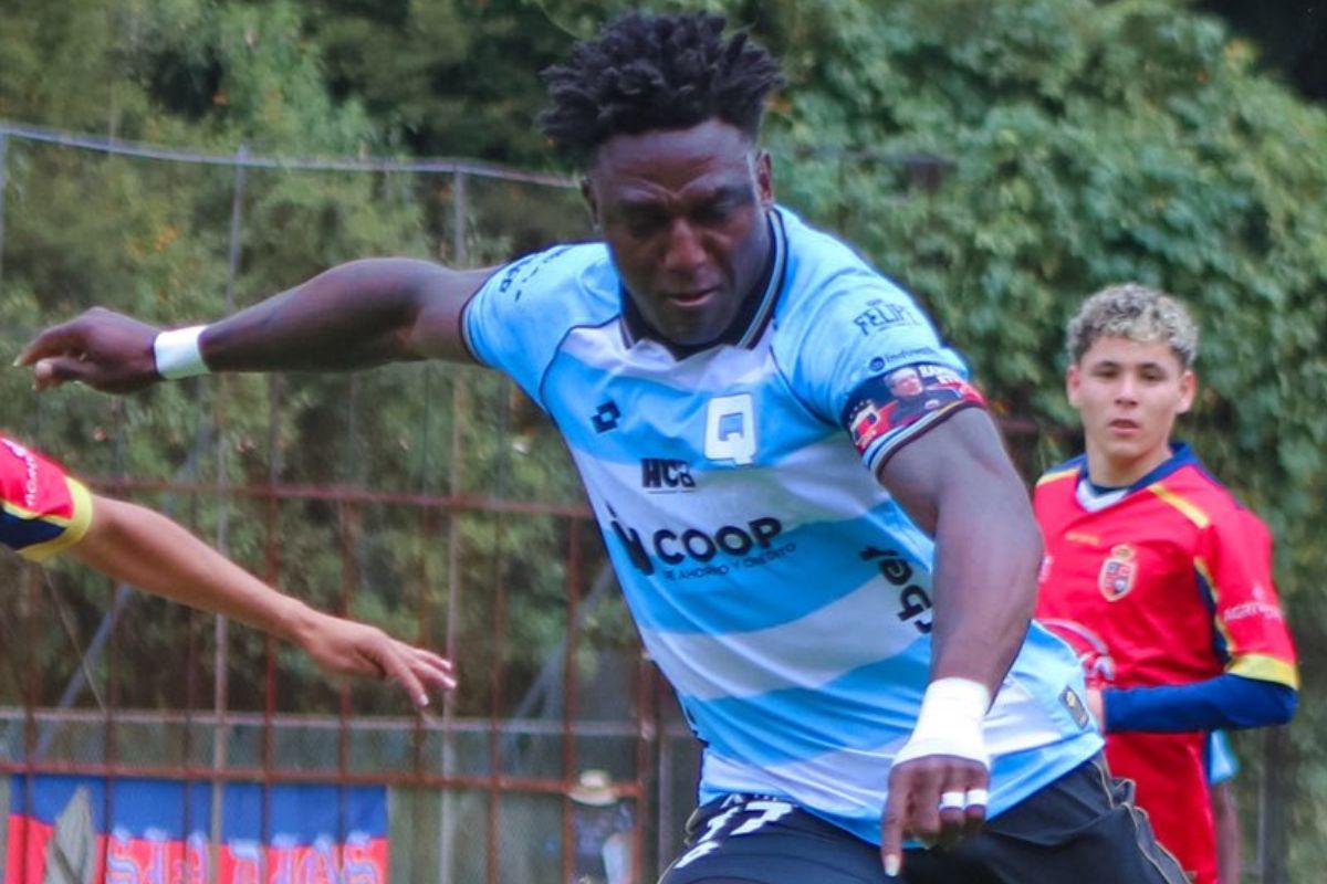 Fútbol profesional y toque de queda: la situación en Ecuador