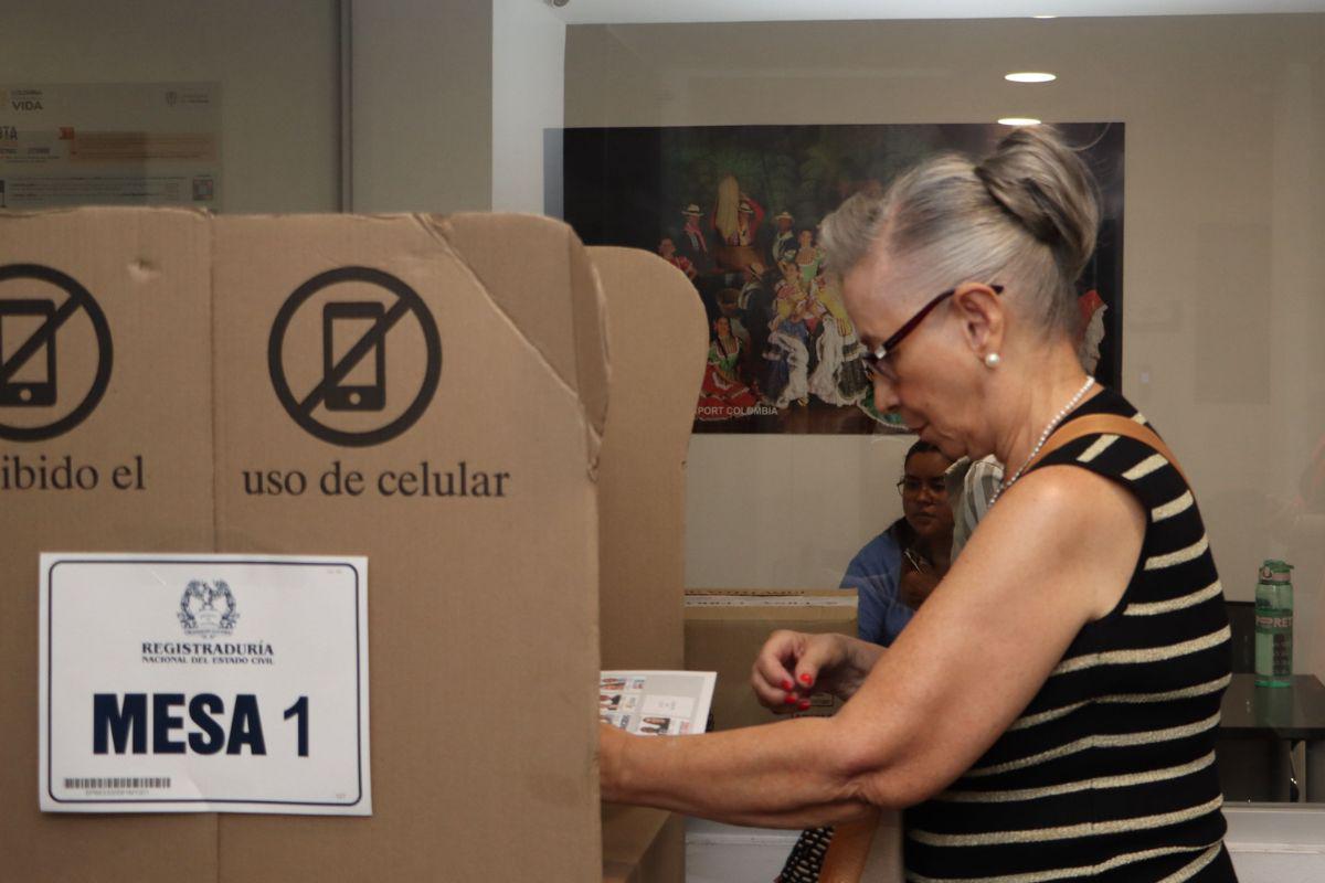 Colombia vota este domingo para definir al sucesor Gustavo Petro