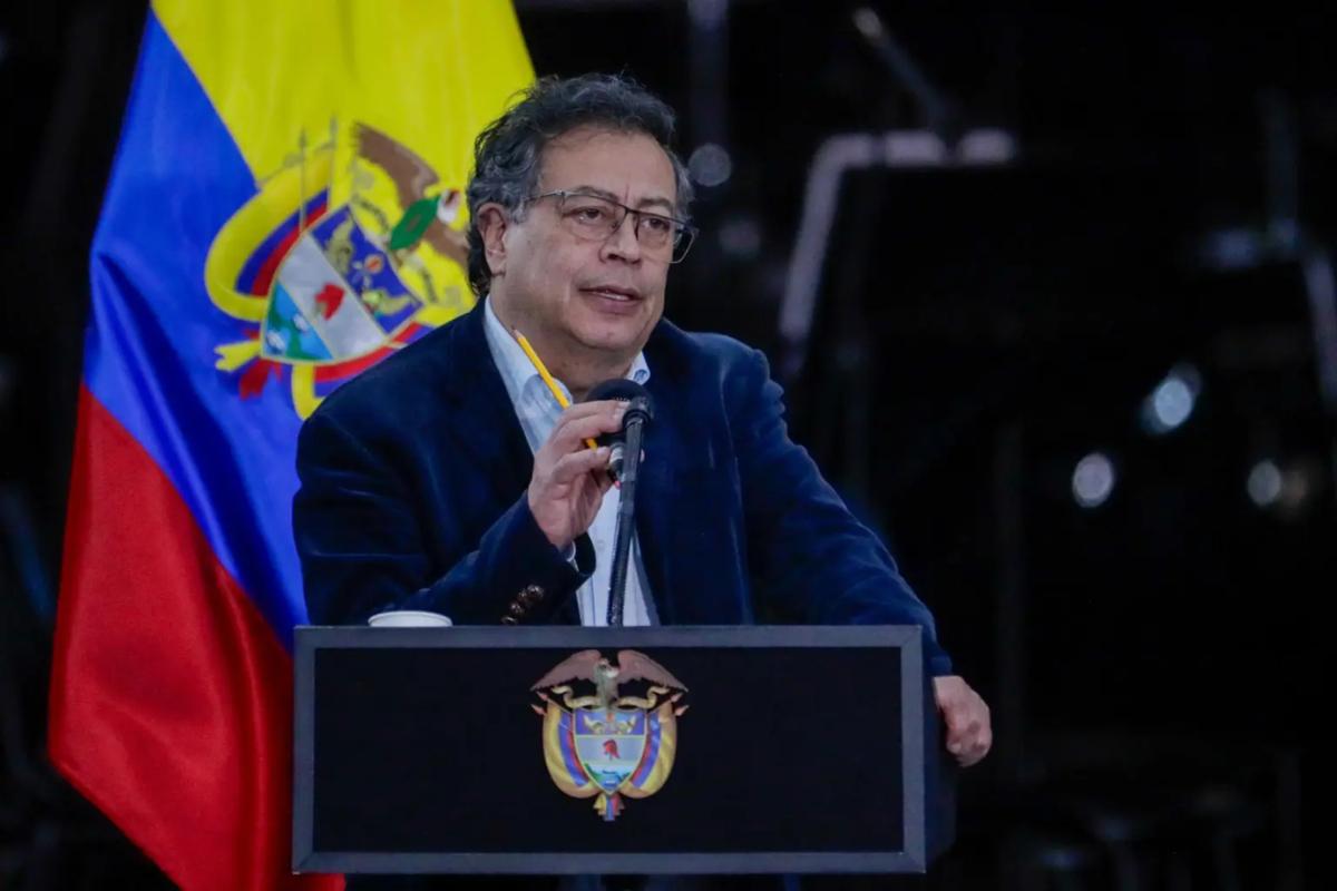 Gustavo Petro dispuesto a quitar aranceles a Ecuador