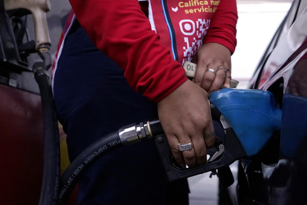 Gobierno asegura que no hay desabastecimiento de combustibles