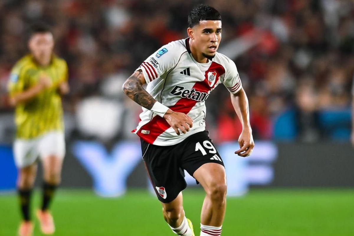 (Video) Kendry Páez erra penal y llora, pero River se clasifica en Argentina