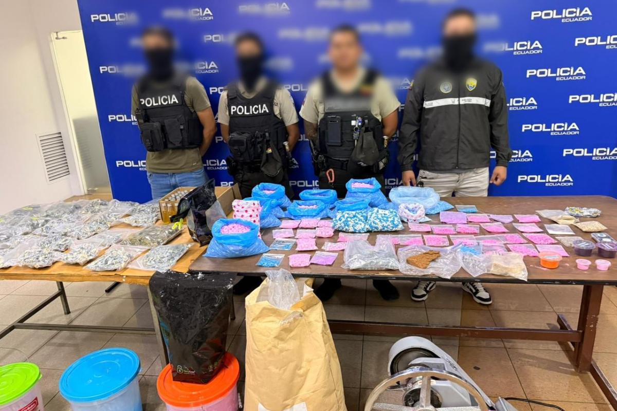 Policía desmantela laboratorio clandestino de drogas en Guayaquil