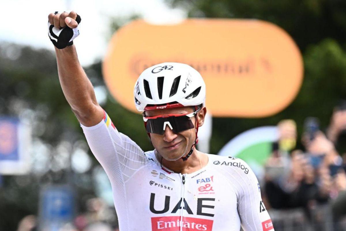 Jhonatan Narváez presiona al líder de los puntos del Giro de Italia