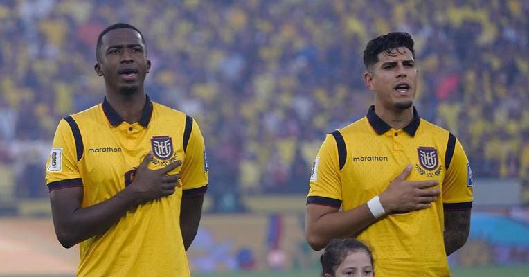Daniel Noboa alienta a Hincapié y Pacho en final de Champions