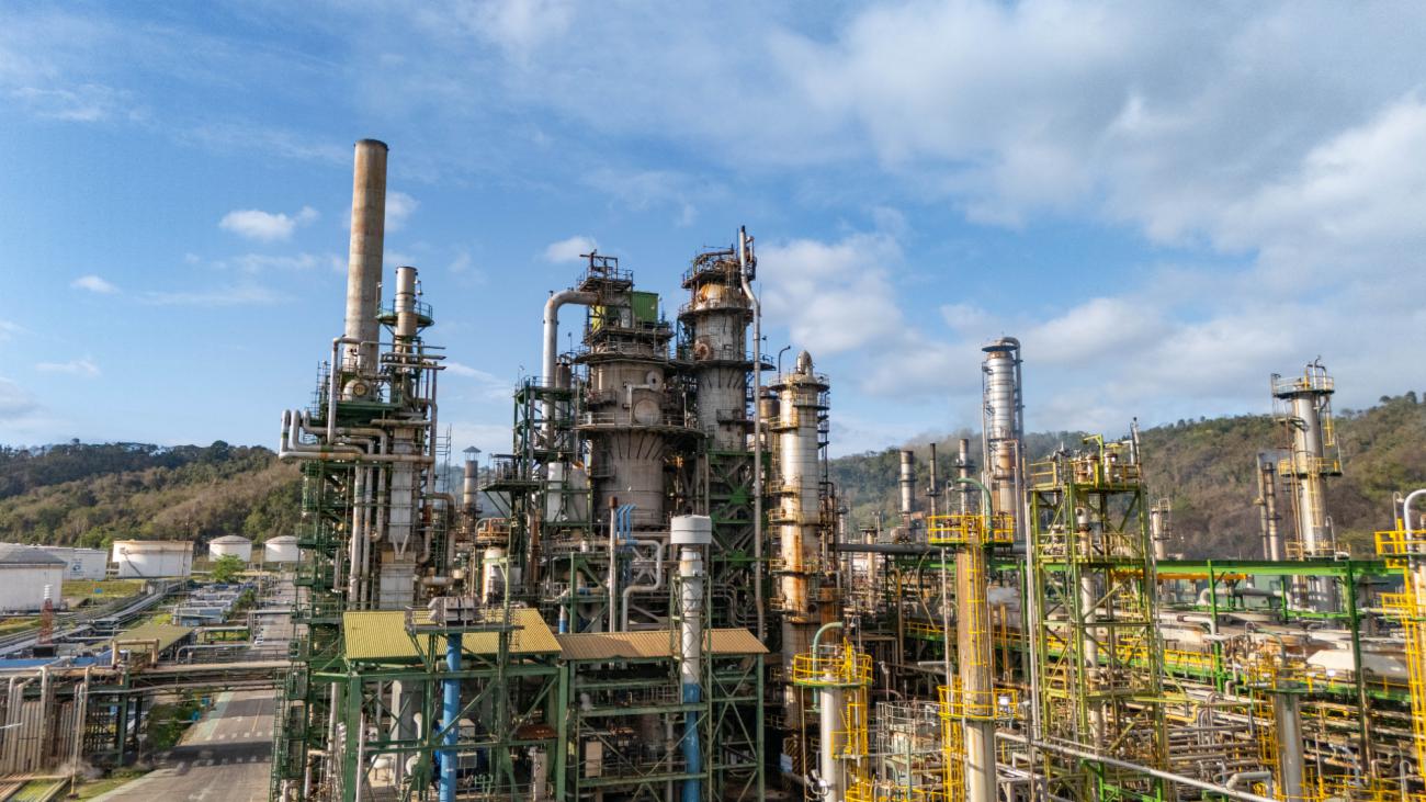 Petroecuador reanuda Unidad FCC en Refinería de Esmeraldas, tras crisis operativa