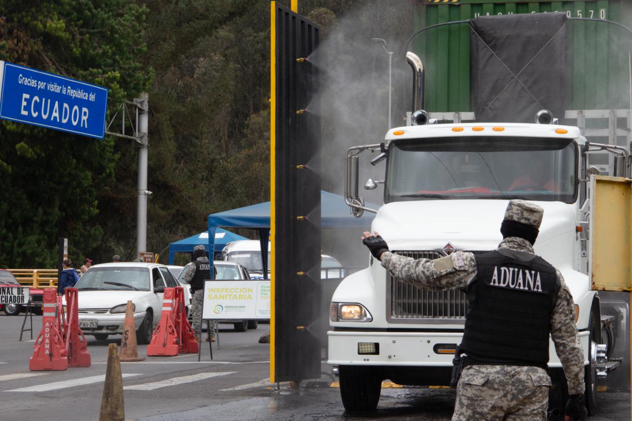 Ecuador reduce tasa de seguridad al 75 % y genera reacciones