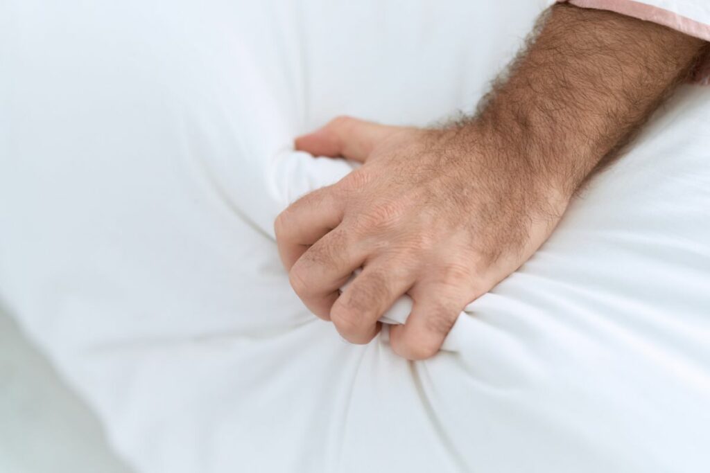 ¿Por qué algunos hombres lloran después del orgasmo? Esto dicen los expertos en sexualidad