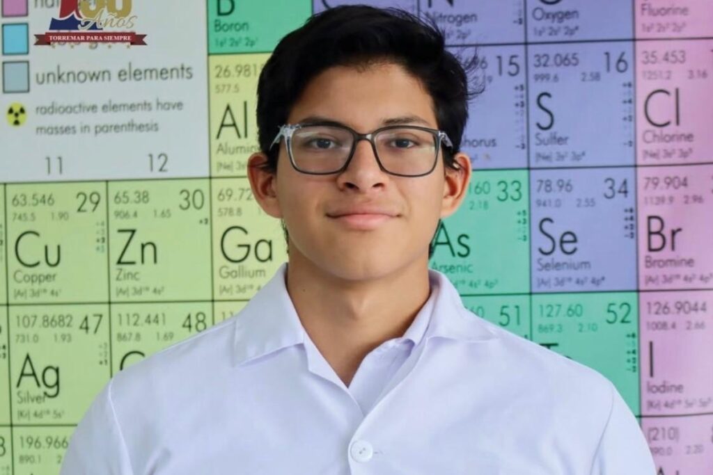 Jamil Barrera estudia en China y se prepara para la Olimpiada. 