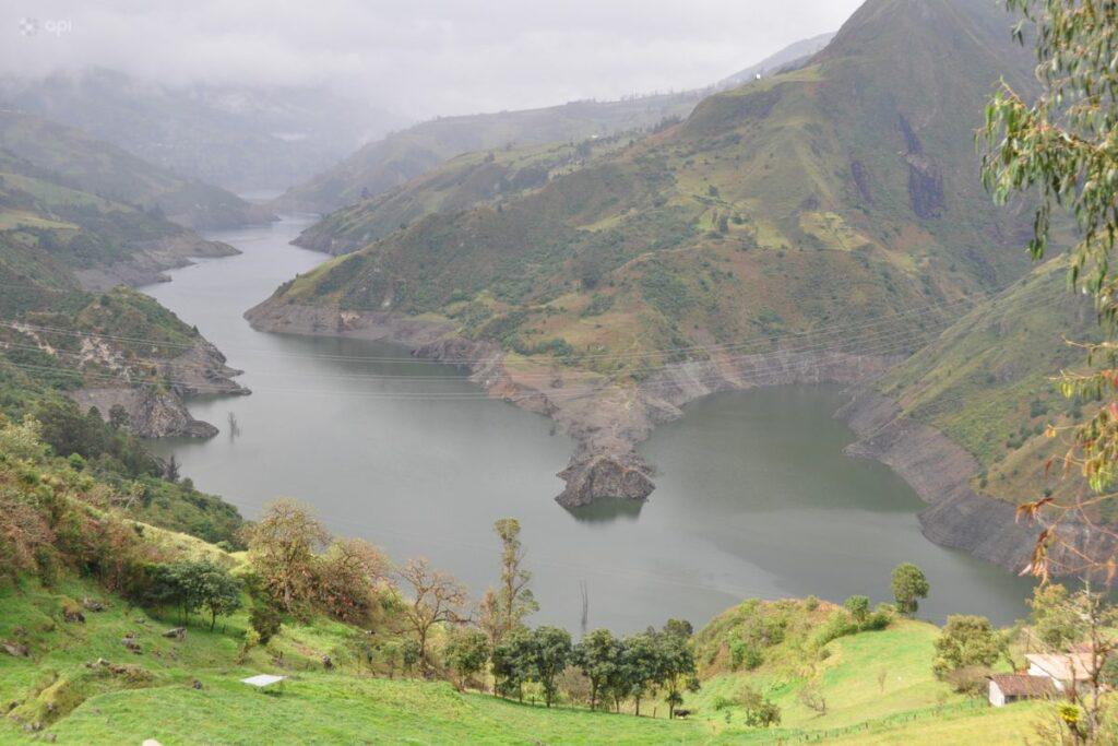 El embalse de Mazar tiene una extensión de 31 kilómetros.