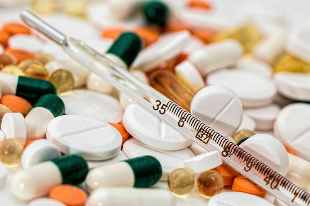 Médicos alertan riesgos en la compra de medicamentos a la India