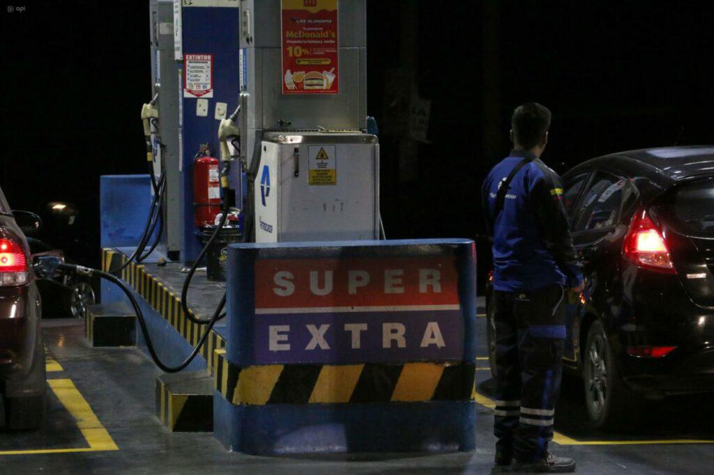 Extra sube a 3,16 y el Diésel a 3,10 dólares desde este martes