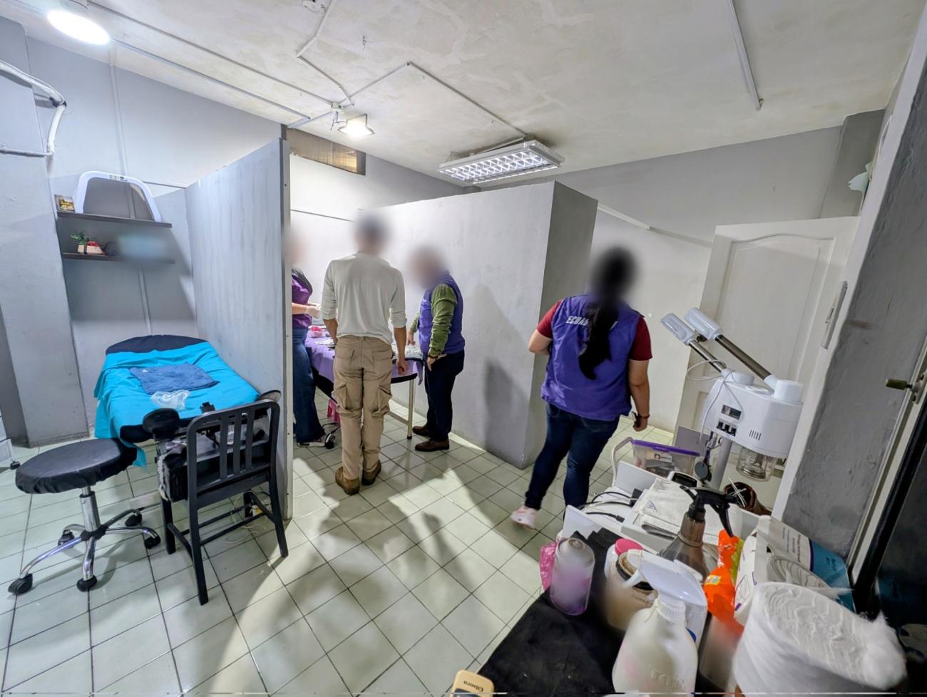 Clausuran peluquería que operaba como sala de cirugía clandestina