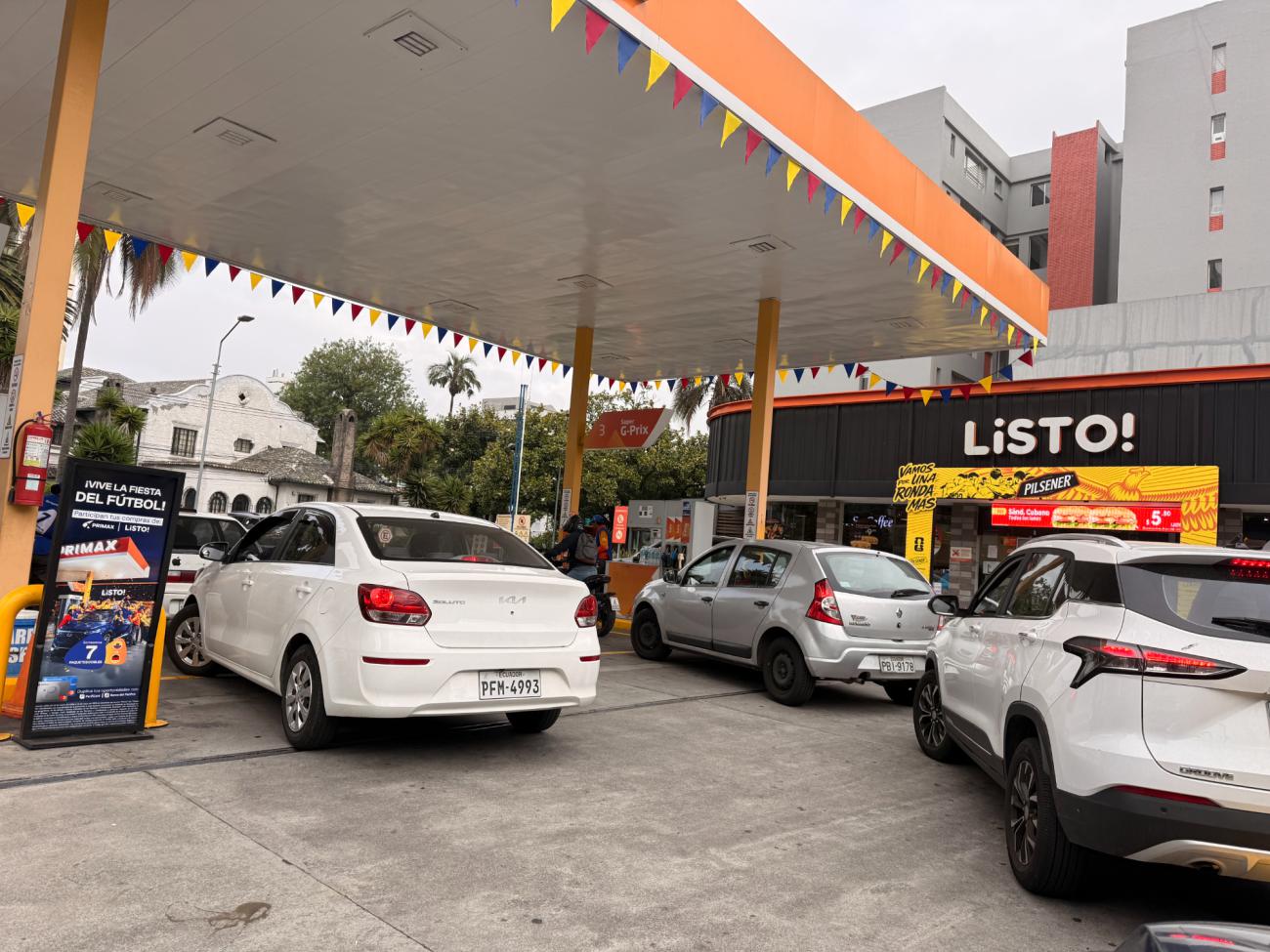 Conozca las consecuencias de mezclar gasolina extra con súper en Ecuador