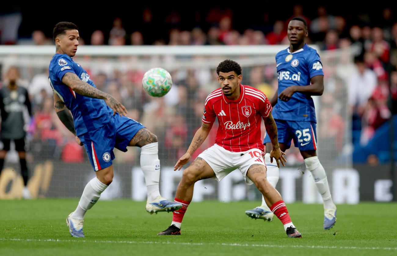 Chelsea cae ante Nottingham Forest y complica su lucha por Europa