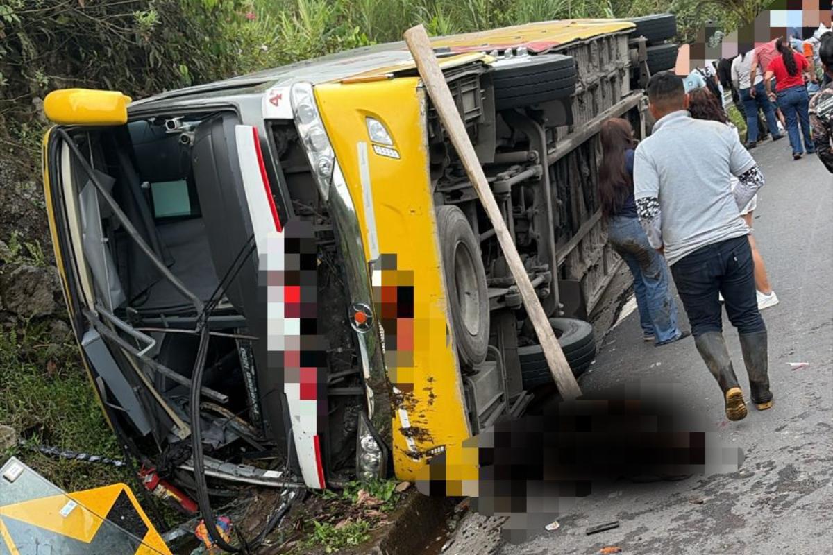 Siniestro en Archidona, Napo, por volcamiento de bus deja heridos