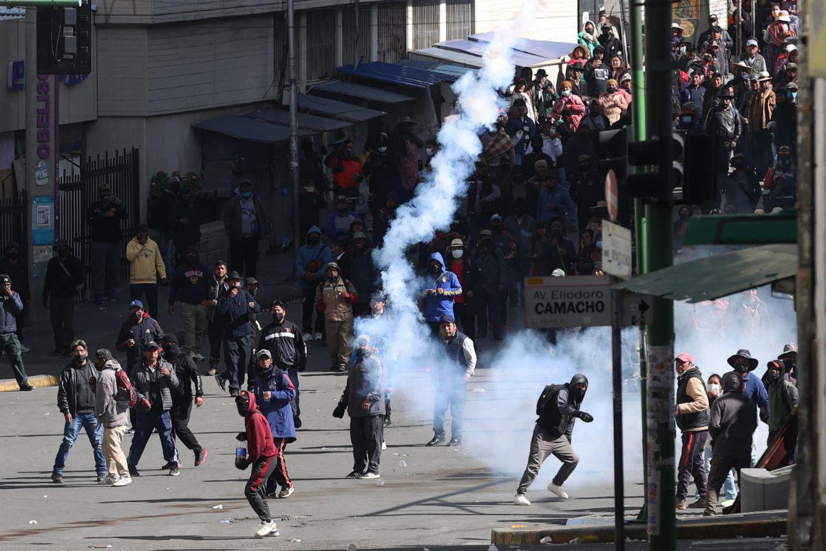 Diputados de Bolivia debatirán ley sobre intervención militar en las protestas