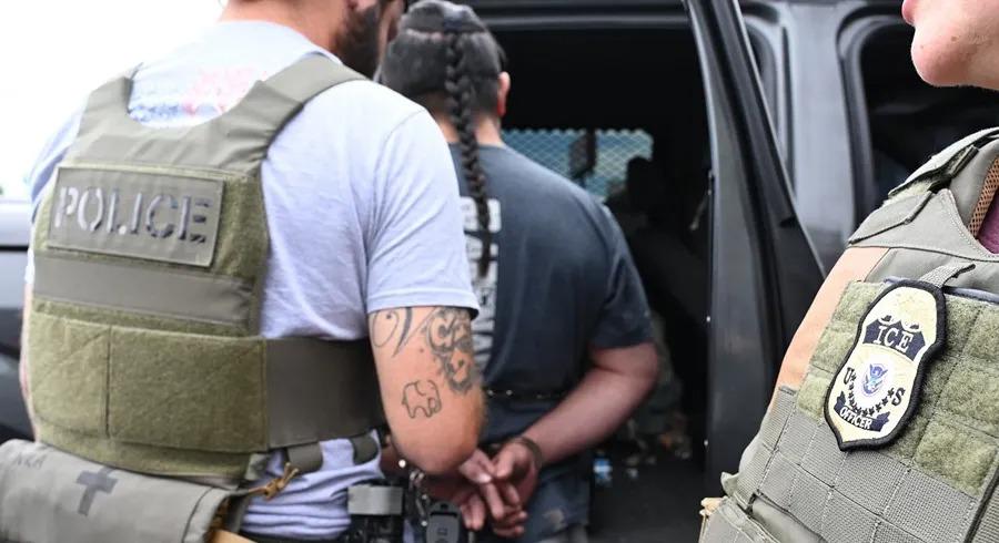 Arrestan a agente de ICE por disparar a migrante en EE.UU. este 29 de mayo de 2026