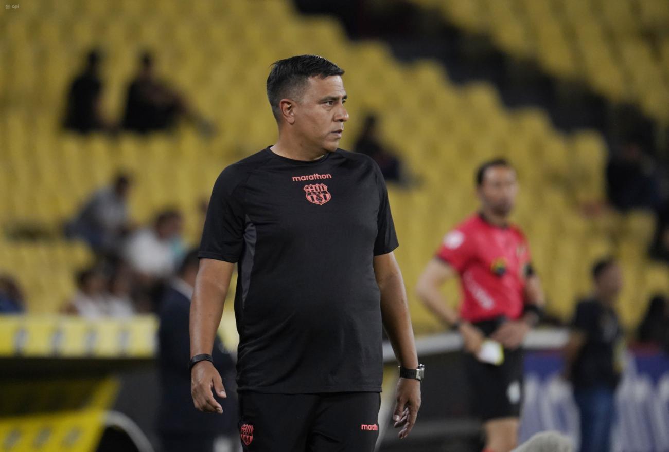 Empate de Barcelona SC ante Manta frustra a César Farías