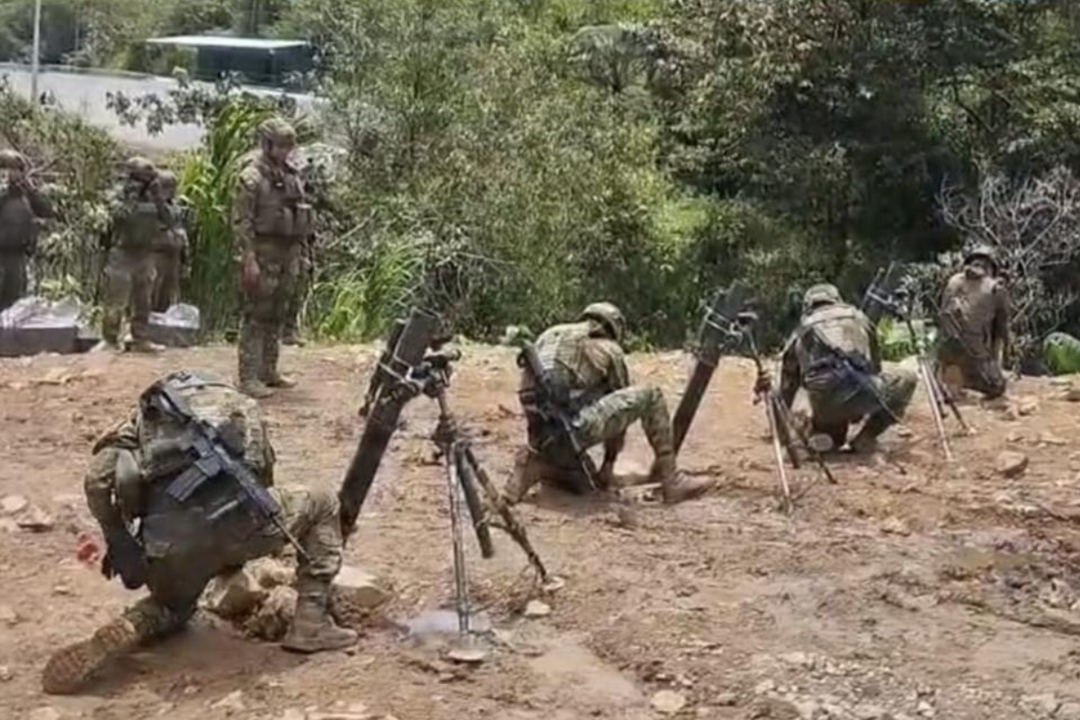 Fuerzas Armadas golpean a grupos ilegales en una zona oculta de Carchi