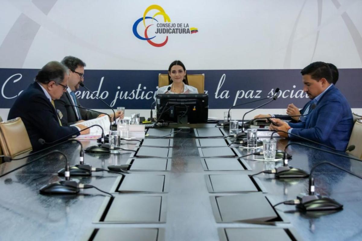 Ecuador registra 127 servidores judiciales amenazados